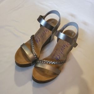 Blowfish Women's Hapuku Metallic Wedge Sandal